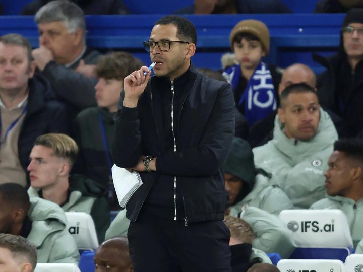 斯坦福桥暗流涌动;罗塞尼尔执教前景面临严峻考验。 体育新闻