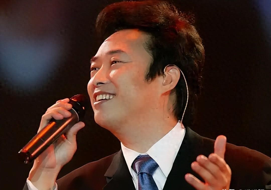  费玉清四十年乐坛生涯复盘：资产版图、封麦决策与人生算法全解析 娱乐新闻