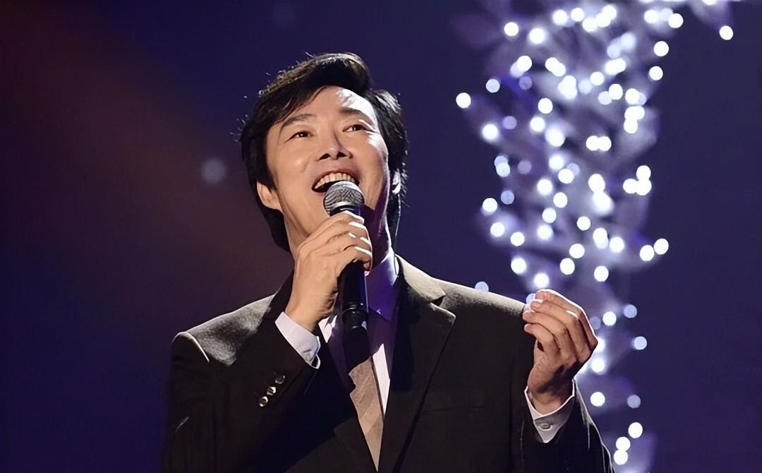  费玉清四十年乐坛生涯复盘：资产版图、封麦决策与人生算法全解析 娱乐新闻