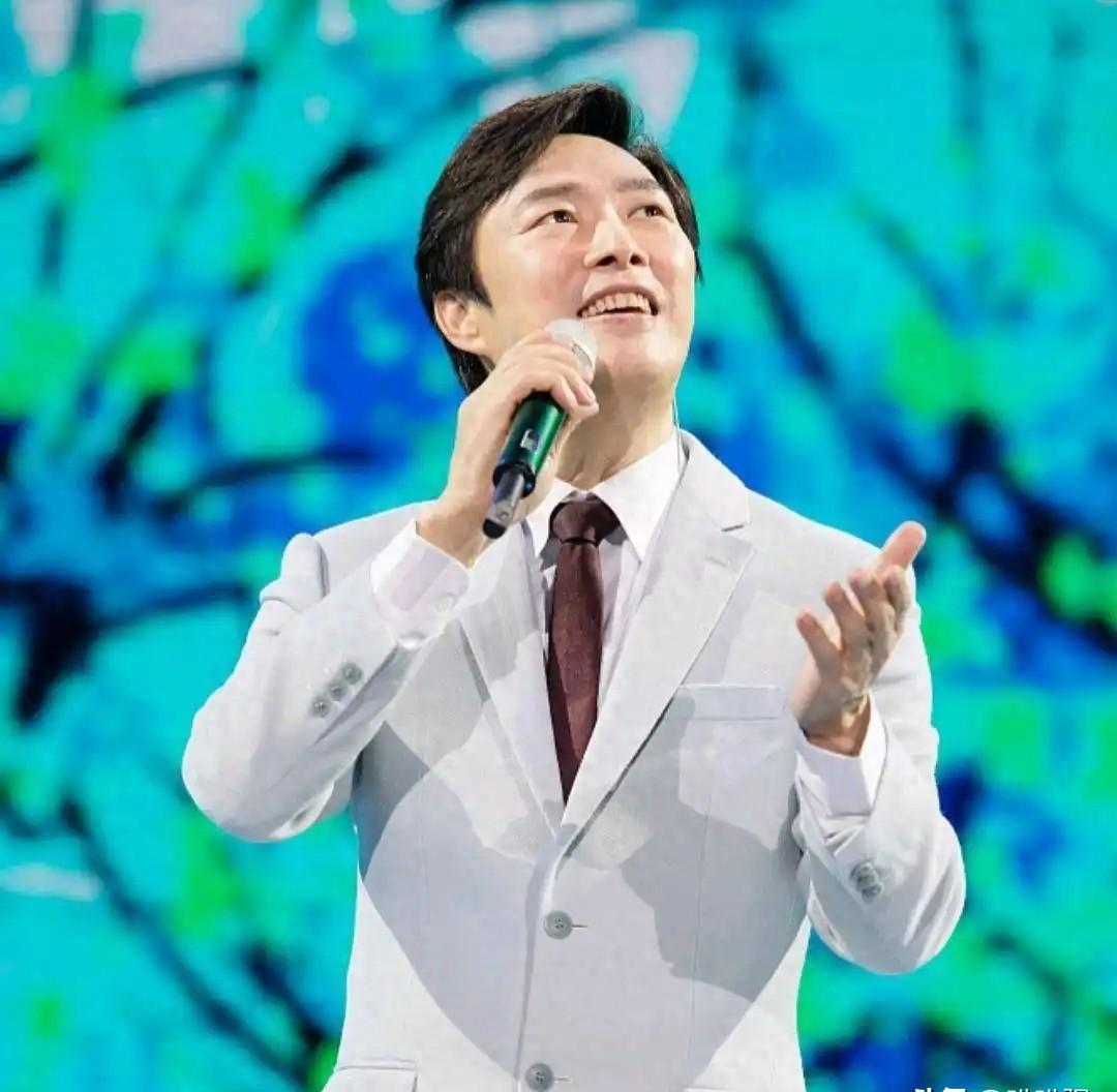  费玉清四十年乐坛生涯复盘：资产版图、封麦决策与人生算法全解析 娱乐新闻