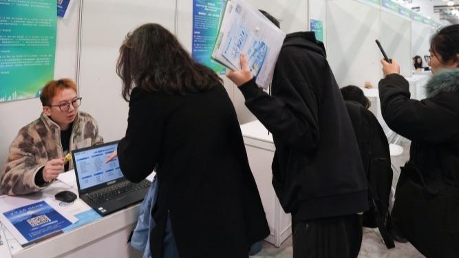  深圳这场招聘会凭什么搅动高端人才市场？ 新闻