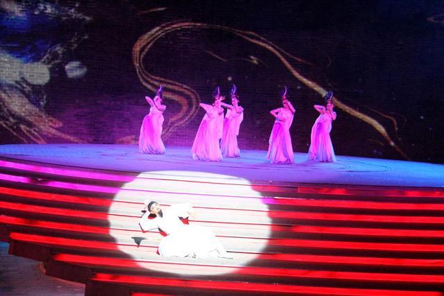 技术解密·沉浸式演艺新范式:西安城墙《梦长安》多媒体实景演出深度剖析 文化旅游 技术解密·沉浸式演艺新范式:西安城墙《梦长安》多媒体实景演出深度剖析 文化旅游