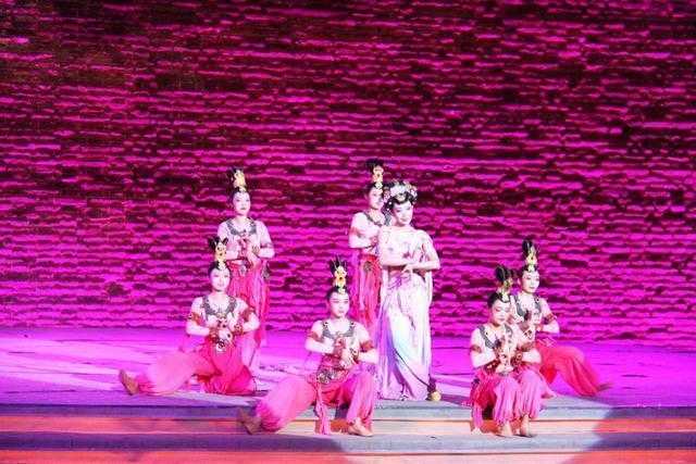 技术解密·沉浸式演艺新范式:西安城墙《梦长安》多媒体实景演出深度剖析 文化旅游 技术解密·沉浸式演艺新范式:西安城墙《梦长安》多媒体实景演出深度剖析 文化旅游